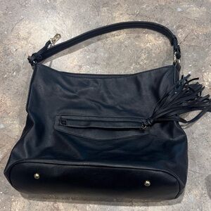 Elegant Black Leather Shoulder Bag
